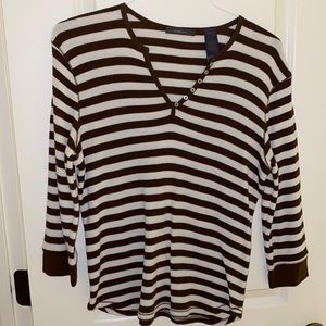 Liz Claiborne long sleeve top. Smoke free home.